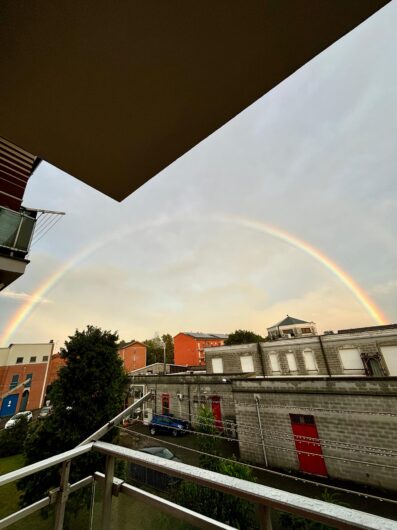 L’arcobaleno riporta il sereno nel cielo di Alessandria. Le vostre [FOTO]