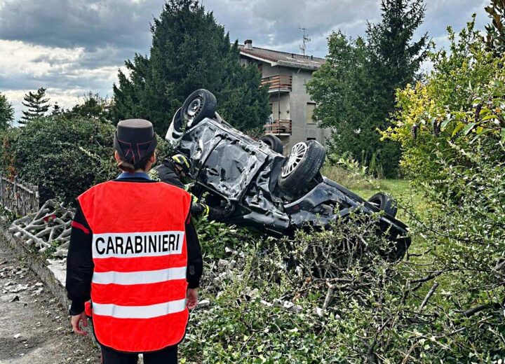 Carabinieri impegnati nella ricostruzione della dinamica dell’incidente di Cassano