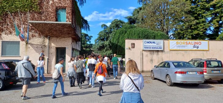 Allegria e brio per la “Camminata della salute”: tante persone fino al presidio Borsalino