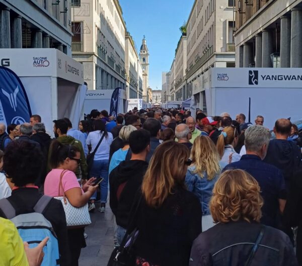 Grande successo per il Salone dell’auto a Torino. Oggi ultimo giorno