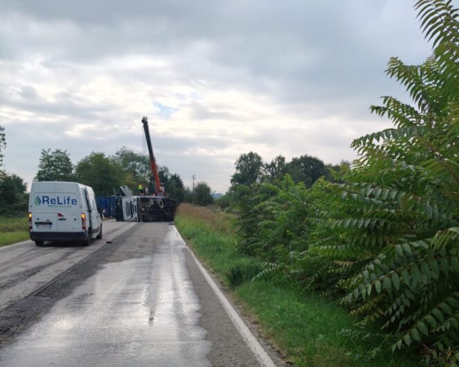 Rimosso il tir rovesciato sulla provinciale a Rivalta Bormida. Tratto riaperto