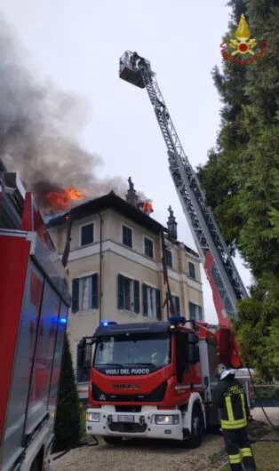 Incendio nella storica Villa Raggio a Gavi