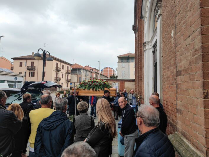 Al quartiere Cristo di Alessandria l’ultimo saluto all’imprenditore Carlo Menabò