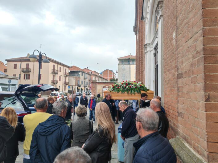 Al quartiere Cristo di Alessandria l’ultimo saluto all’imprenditore Carlo Menabò