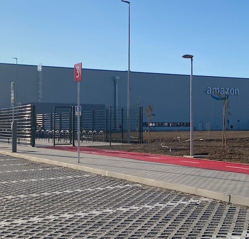 Taglio del nastro per il nuovo centro di approvvigionamento Amazon a Spinetta