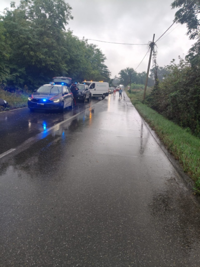 Auto si ribalta lungo la sp155 a Basaluzzo. Disagi al traffico