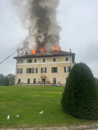 Incendio nella storica Villa Raggio a Gavi