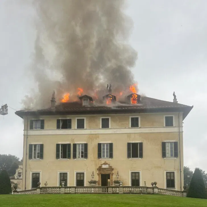 Incendio nella storica Villa Raggio a Gavi