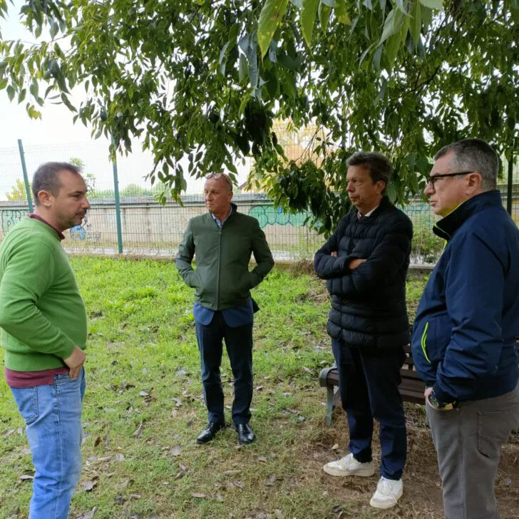 Comitato Piscina Borgoglio: “Degrado al parco Lella Lombardi. Bisogna rifare la recinzione”