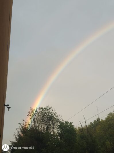 L’arcobaleno riporta il sereno nel cielo di Alessandria. Le vostre [FOTO]