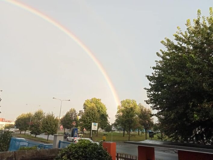 L’arcobaleno riporta il sereno nel cielo di Alessandria. Le vostre [FOTO]