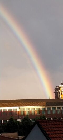 L’arcobaleno riporta il sereno nel cielo di Alessandria. Le vostre [FOTO]