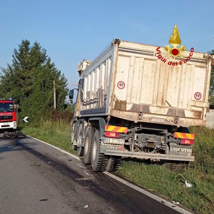 Moto finisce contro un camion a Lainate. Deceduto motociclista