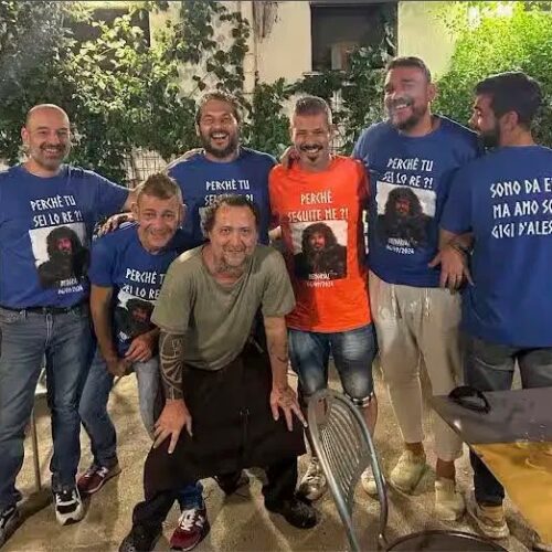 Festa di addio al celibato con dedica goliardica a D’Alessio e lui risponde