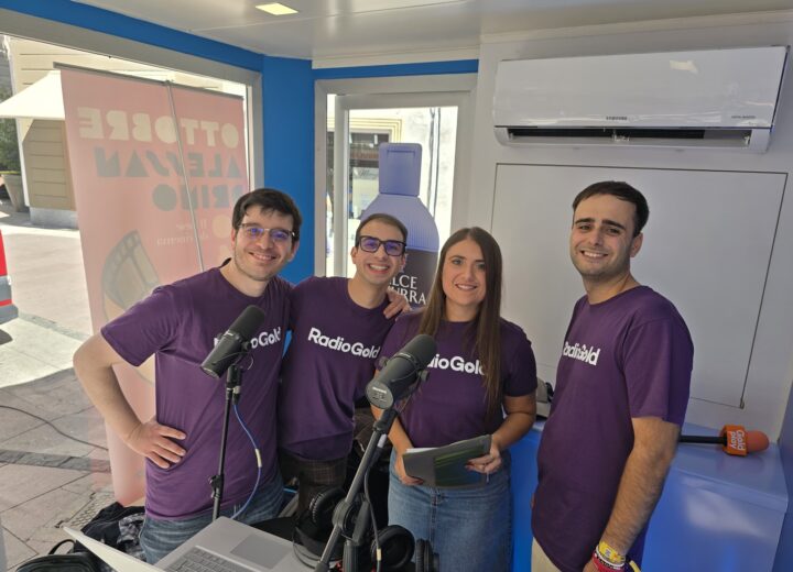 Radio Gold in diretta dall’Info Point dell’Ottobre Alessandrino in Piazzetta, in attesa di Pierpaolo Spollon