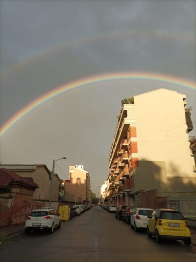 L’arcobaleno riporta il sereno nel cielo di Alessandria. Le vostre [FOTO]