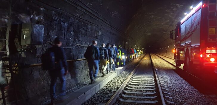 Sulla Genova-Arquata simulato problema a un treno con carico pericoloso per testare i piani di emergenza