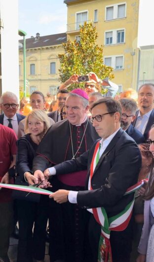 Via alla Festa del Vino a Casale Monferrato: le parole del sindaco, del vescovo e il taglio del nastro