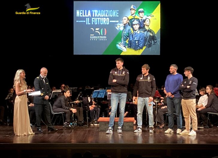 Guardia di Finanza: grande successo per la serata al Teatro Municipale di Casale per i 250 anni dalla fondazione