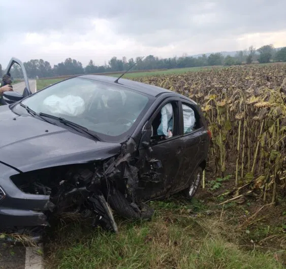 Scontro tra un camion e un’auto a Capriata d’Orba: nessun ferito grave