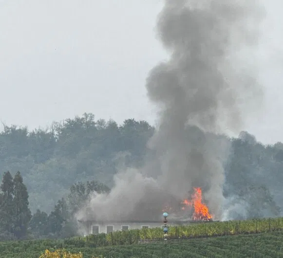 Incendio Villa Raggio a Gavi: continua il lavoro dei Vigili del Fuoco. Le foto dell’intervento nelle prime ore