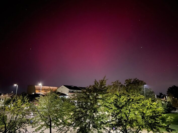 Cieli di luce: l’aurora boreale incanta i paesaggi dell’Oltrepò