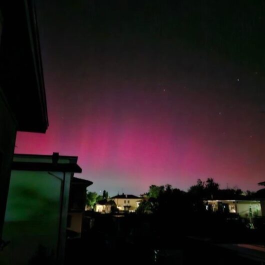 Cieli di luce: l’aurora boreale incanta i paesaggi dell’Oltrepò