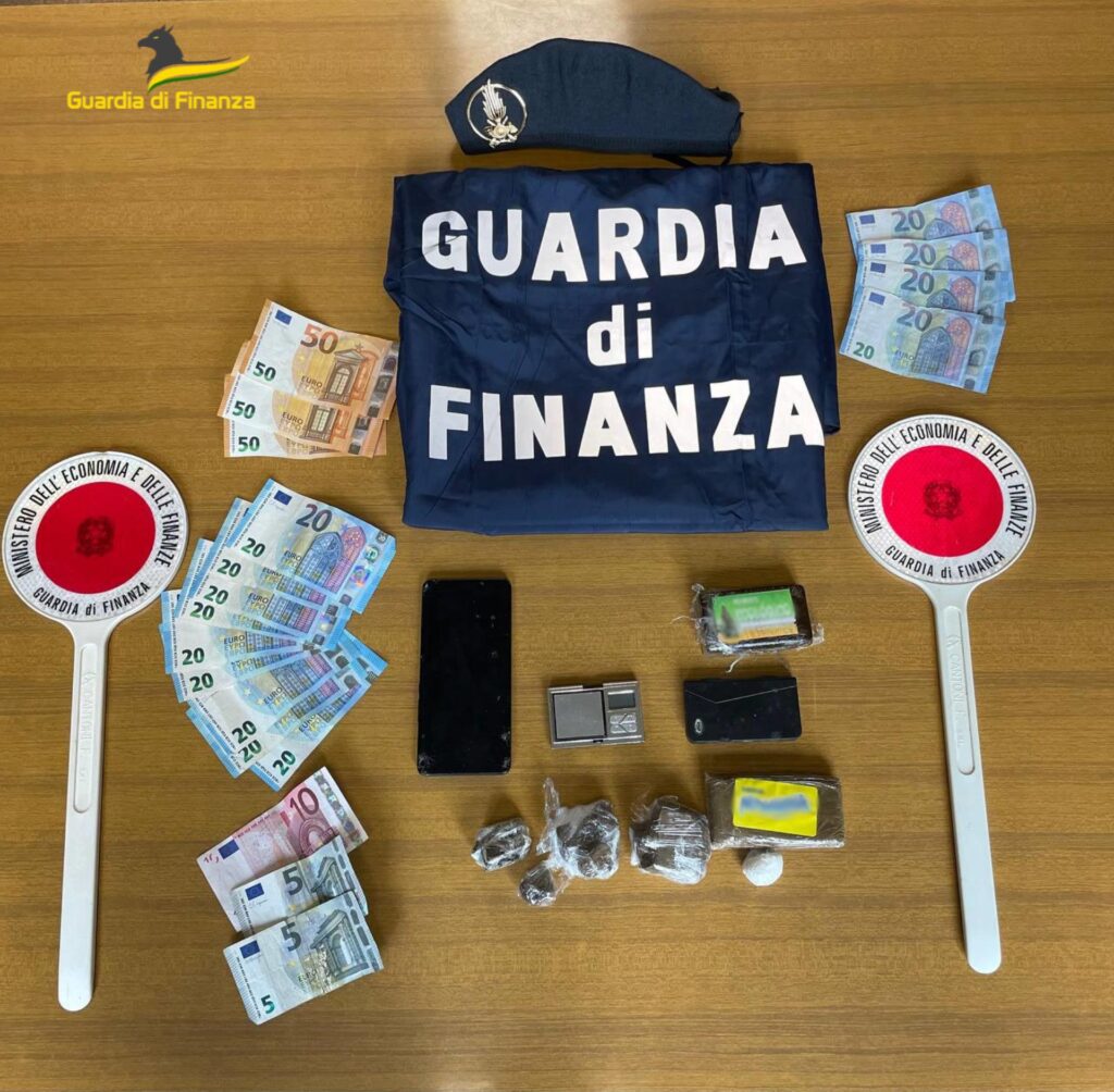 Guardia finanza sequestro droga