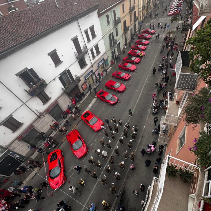 Anche tanto rosso Ferrari alla Festa del Cristo