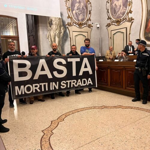 Mobilità sostenibile: Fiab e Sellino Spiritato in protesta a Palazzo Mezzabarba