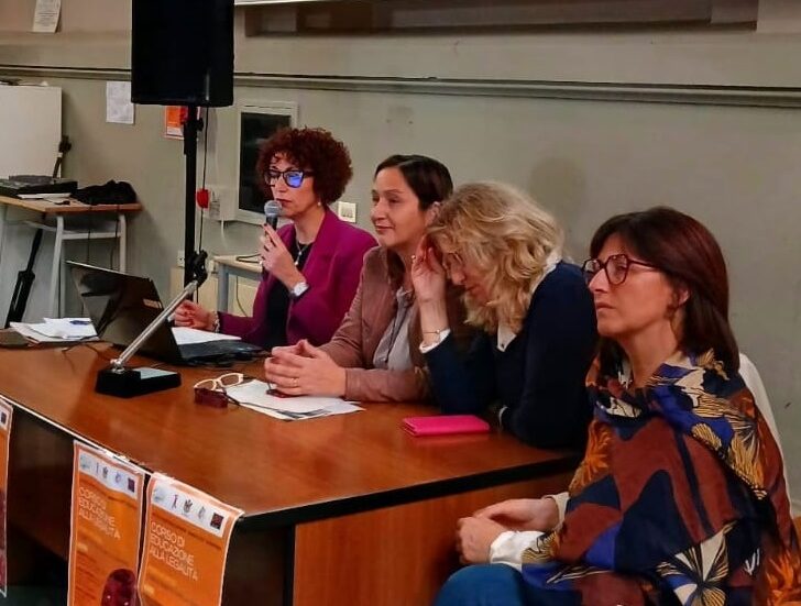 All’Istituto Eco il corso di educazione alla legalità, Cazzulo: “Violenza economica una delle forme più subdole da stanare”