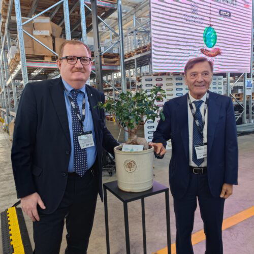 Fabbrica Sostenibile: all’evento di Confindustria Metlac passa il bonsai a Cittadella dello Sport di Tortona