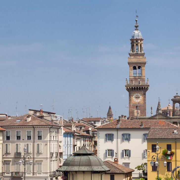 Torre civica di Casale turchese per la giornata della dislessia