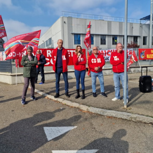 Davanti alla Vitop di Alessandria il presidio dei lavoratori in sciopero contro due licenziamenti