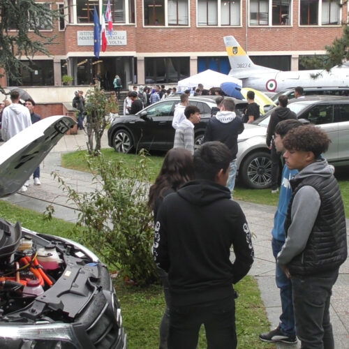 Auto elettriche e simulatore di guida: all’Istituto Volta di Alessandria il meglio della mobilità green