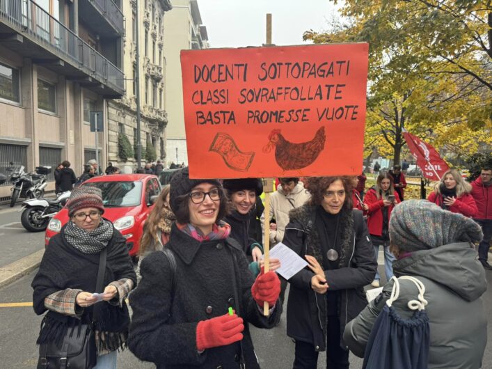 Milano, in migliaia in piazza per lo sciopero generale di Cgil e Uil