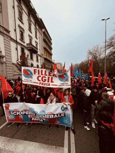 Pavia: sciopero generale, centinaia in corteo per le vie della città