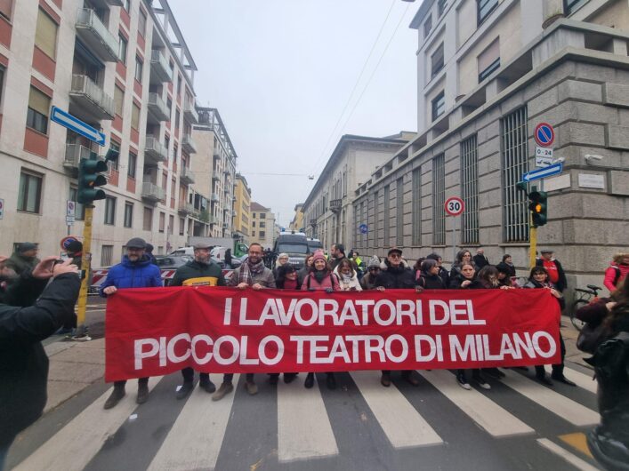 Milano, in migliaia in piazza per lo sciopero generale di Cgil e Uil