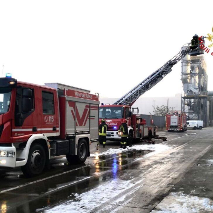 Macchinario prende fuoco alla Saviola di Mortara: l’intervento dei Vigili del Fuoco