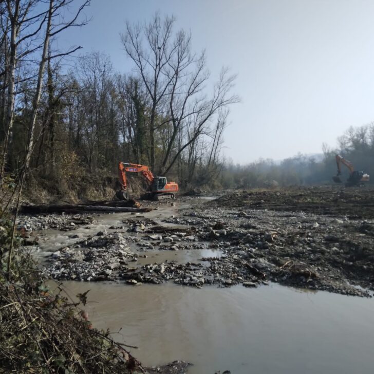 Via ai lavori sul torrente Tidone: ruspe al lavoro a Zavattarello