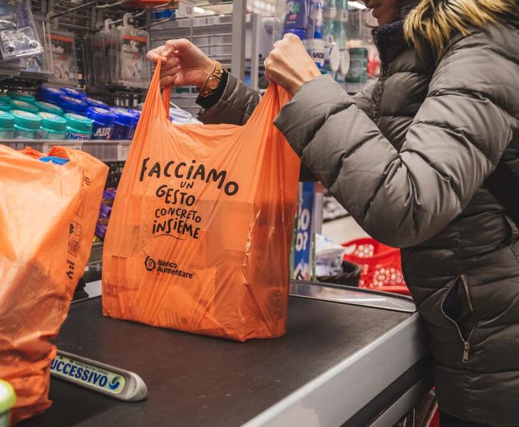 Questo sabato la Colletta Alimentare per fare la spesa per chi è in difficoltà