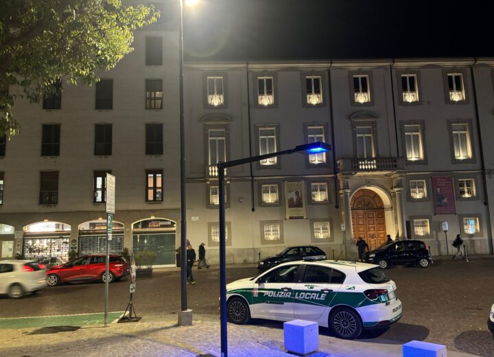 In piazza della Libertà ad Alessandria accese le nuove luci: nei prossimi giorni l’inaugurazione