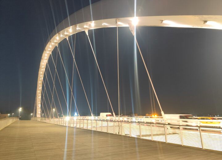 Ponte Meier di Alessandria di nuovo illuminato: guasto riparato