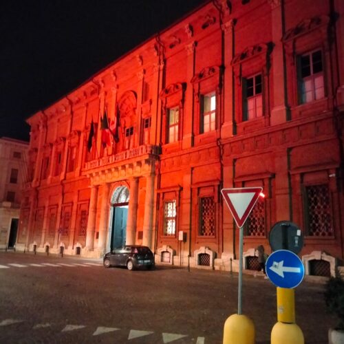 Giornata contro la violenza sulle donne: ad Alessandria Palazzo Ghilini si illumina di arancione