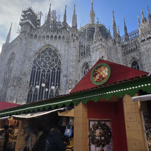 Torna a Milano il Mercatino di Natale in piazza Duomo [FOTO]