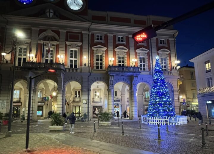 Piazza della Libertà si accende: presentato il nuovo vestito luminoso