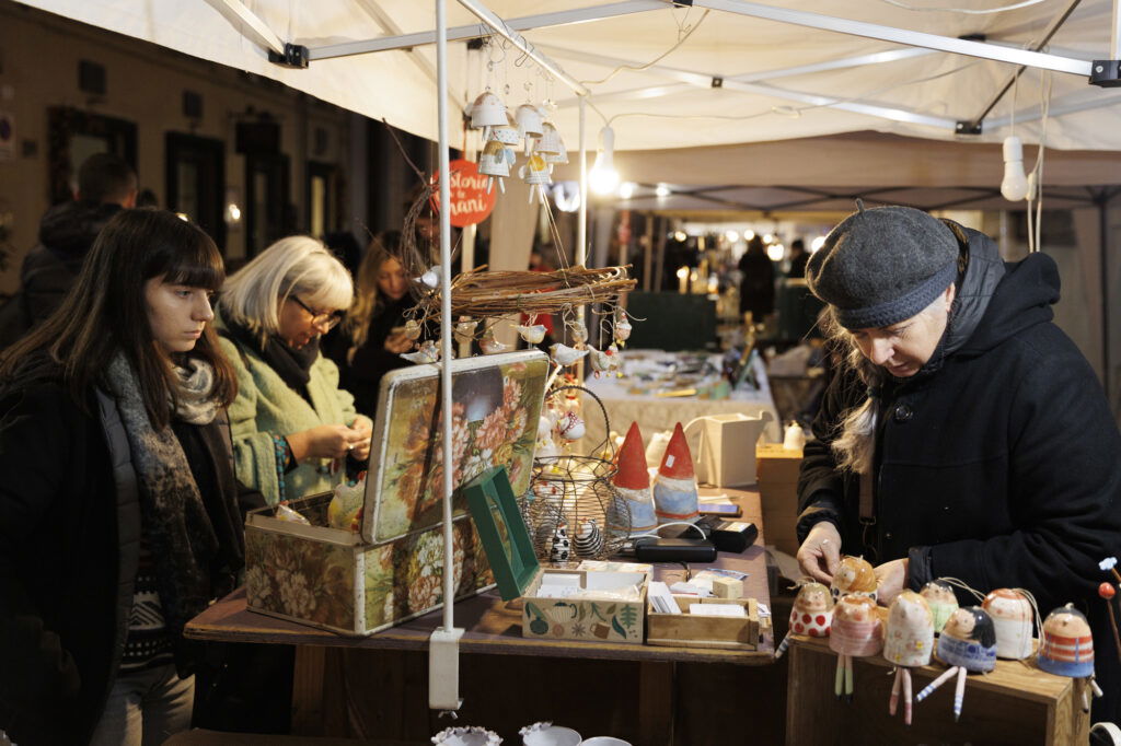 Mercatino Storia tra le mani - Studio Pepe