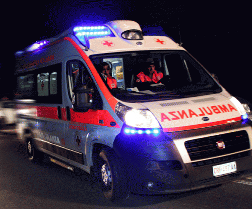 Pedone investito in via Maggioli ad Alessandria. Portato in ospedale in codice rosso