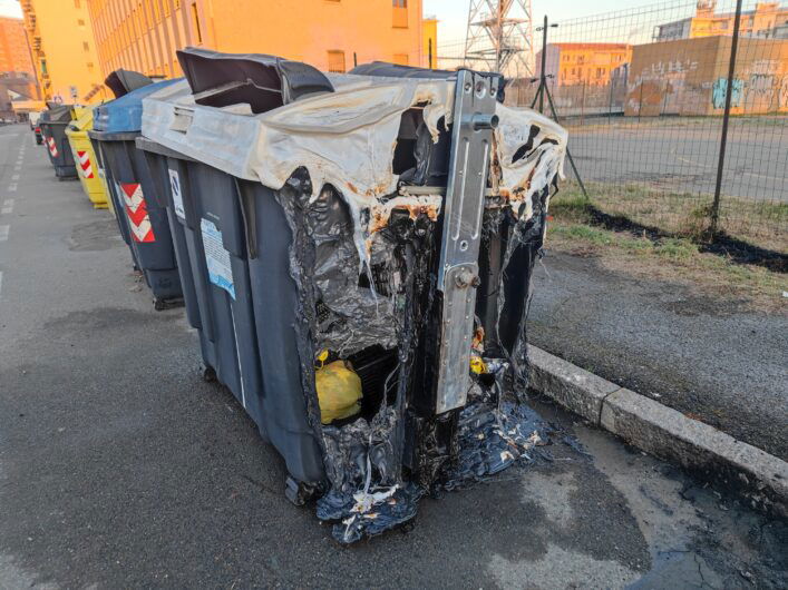 Quattro cassonetti in fiamme in via Bonardi ad Alessandria