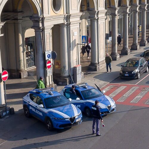 Polizia in stazione e nei giardini: controllate 89 persone e trovati 48 grammi di hashish